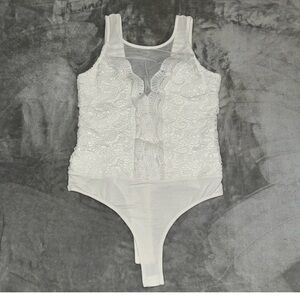 Lulu’s Lace Embroidered Bodysuit in White never worn